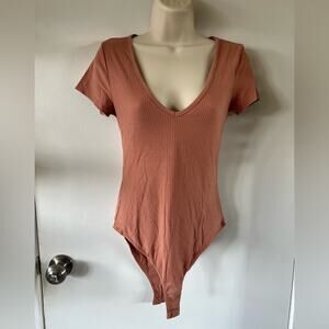 Short Sleeve Bodysuit M